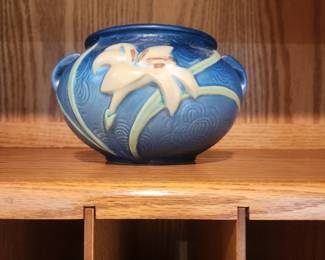Vintage Roseville - maker's mark. 'Zephyr Lily Blue'