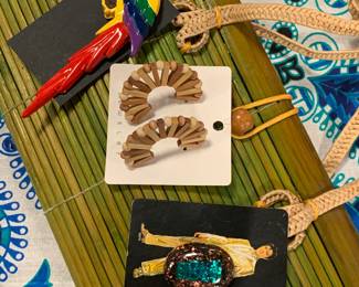 Lots of vintage costume jewelry!