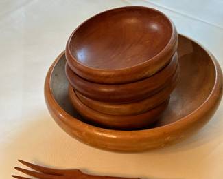 Vintage Wooden Salad Serving Bowl w/bowls!