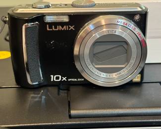 LUMIX 10X camera