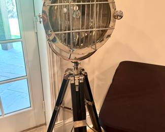 2 Searchlight Tripods