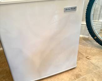 Artic Fresh Mini Fridge
