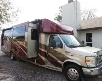 2018 Ford E-450 Super Duty Concord by Coachmen RV 4,500 miles