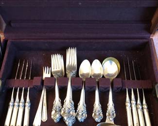 Set of sterling silver for 8