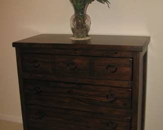 Chest of drawers