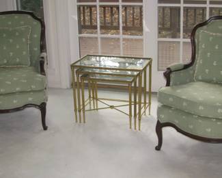 Pr of chairs/nesting tables