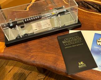 Star Wars - Official replicas of light sabers with certificates of authenticity