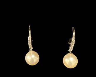 14K White Gold and Pearl earrings