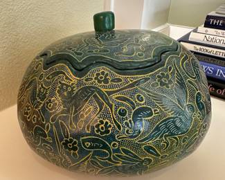 Carved gourd bowl with lid