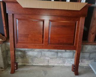 Queen headboard w/rails