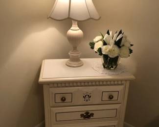 Nightstand/Lamp
