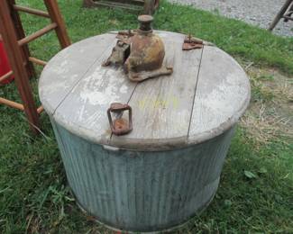 Antique wash tub 