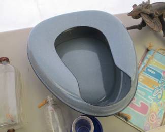 Porcelain bed pan 
