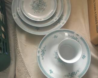 Beautiful dish set