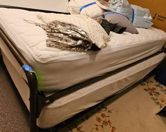 Twin trundle bed
