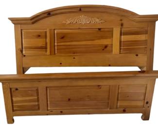 Broyhill Fontana Wood Queen Bed 