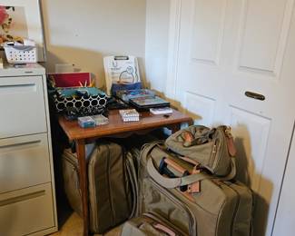 Nice luggage-will separate