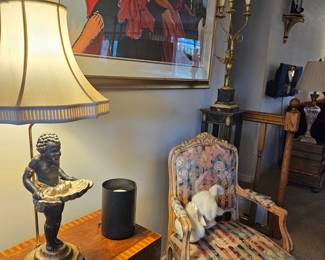 Lovely table and chair