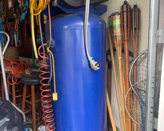 #26 - $600 Campbell Hausfeld Cast iron air compressor 60 gallon 125 psi