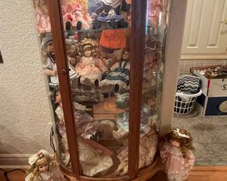 Dolls, dolls, dolls!