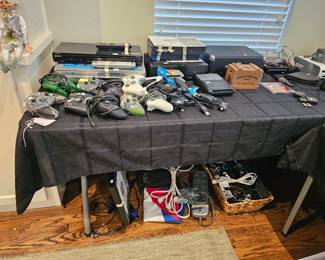 XBOX 360, WII, PS2, XBOX. games records, tablets, 