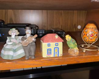 Figurines