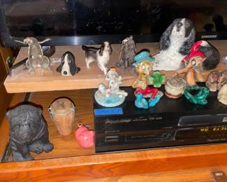 Figurines