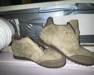 TONS Of Shoes, Sneakers, & Assorted Footwear! (Dr.Martens, Allen Edmonds, Cole Haan, Bass, Nike, Converse, Vans, Etc.) 