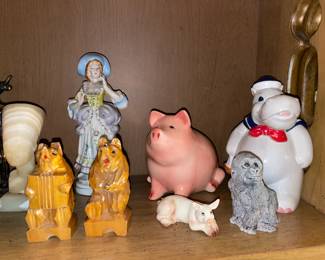 Figurines