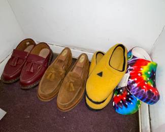 TONS Of Shoes, Sneakers, & Assorted Footwear! (Dr.Martens, Allen Edmonds, Cole Haan, Bass, Nike, Converse, Vans, Etc.) 