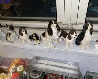 Figurines