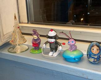 Figurines & Trinkets