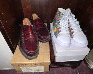 TONS Of Shoes, Sneakers, & Assorted Footwear! (Dr.Martens, Allen Edmonds, Cole Haan, Bass, Nike, Converse, Vans, Etc.) 