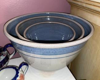 Beautiful Pottery 3 Piece Nesting Bowl Set