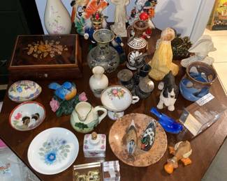 Figurines