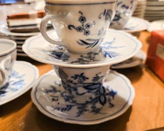 Delft tea cups