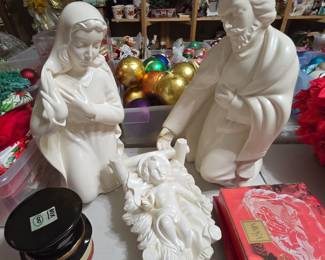 3-piece nativity set - Mary, Joseph and baby Jesus