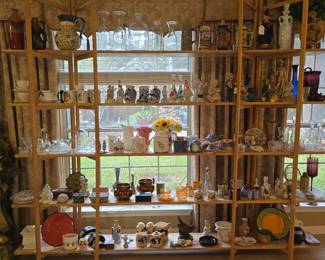  Check out all of this decor!  Some vintage, some antique and some just pretty!