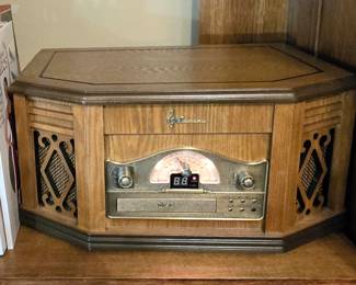 Radio/phonograph/CD player
