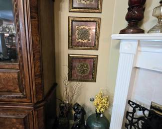 Lots of decor items, vases, statues, wall art, etc