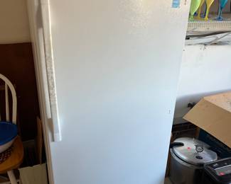 Standup freezer 