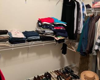 Womens shoes, size 8.5