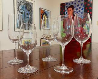 Samples of several dozens of wine glasses