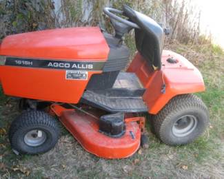 AGCO ALLIS LAWN TRACTOR