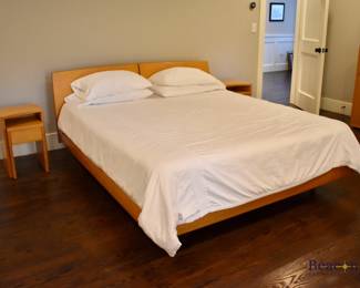 Arflex "Poppy" maple queen bed