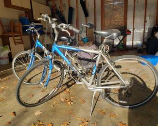 Men's and women's 7100 Trek hybrid bicycles