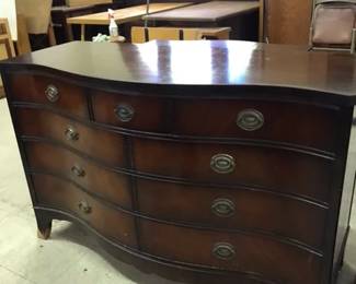 Serpentine dresser - mahogany