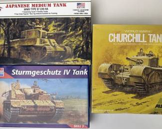 VINTAGE MILITARY MODELS