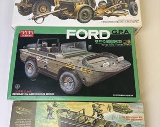 VINTAGE MILITARY MODELS