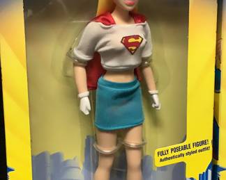 SUPER GIRL ACTION FIGURE
